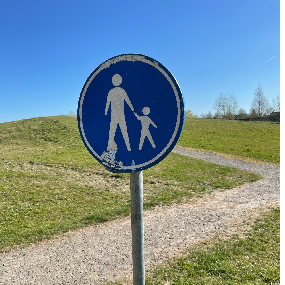 Logo Logo - Online-Fortbildung: Was machen mit der Macht? - Machtverhältnisse in pädagogischen Einrichtungen erkennen und verändern